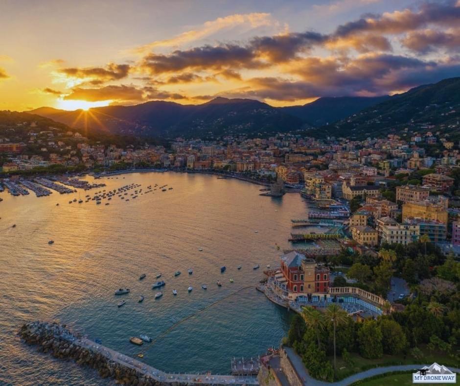 Casa Garibalda - Seafronf Apartment Rapallo Bagian luar foto