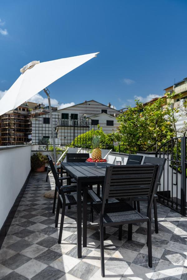 Casa Garibalda - Seafronf Apartment Rapallo Bagian luar foto